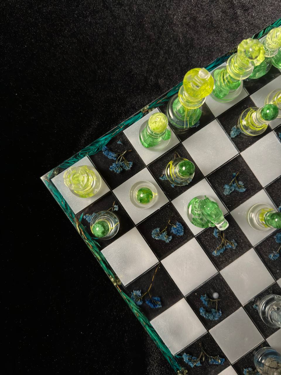 Chess with dried flowers Granadas.store
