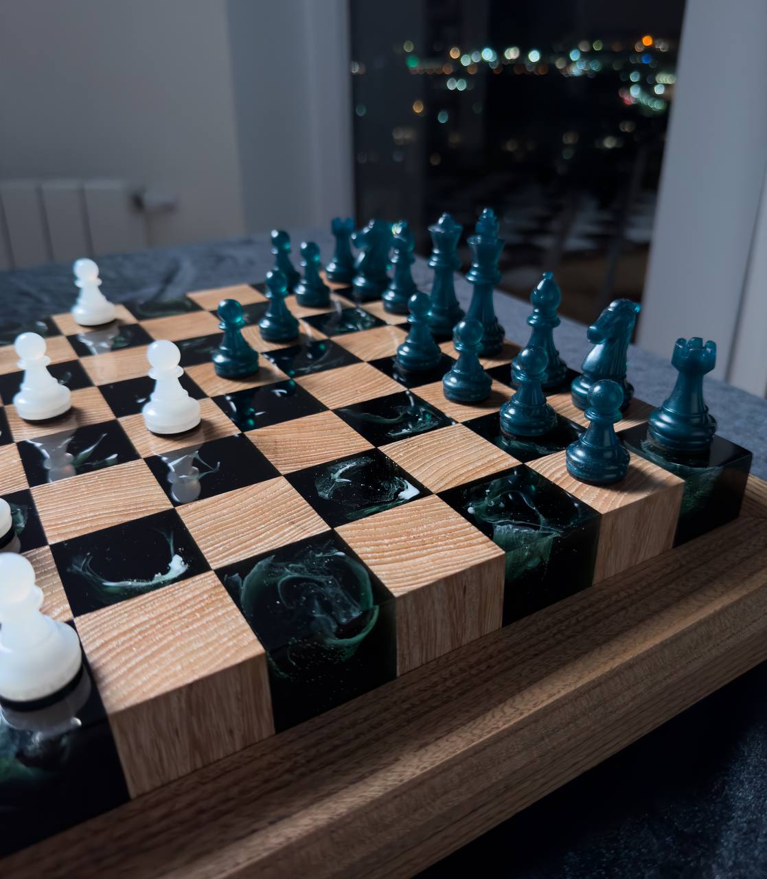 Chess in dark green with white streaks Granadas.store