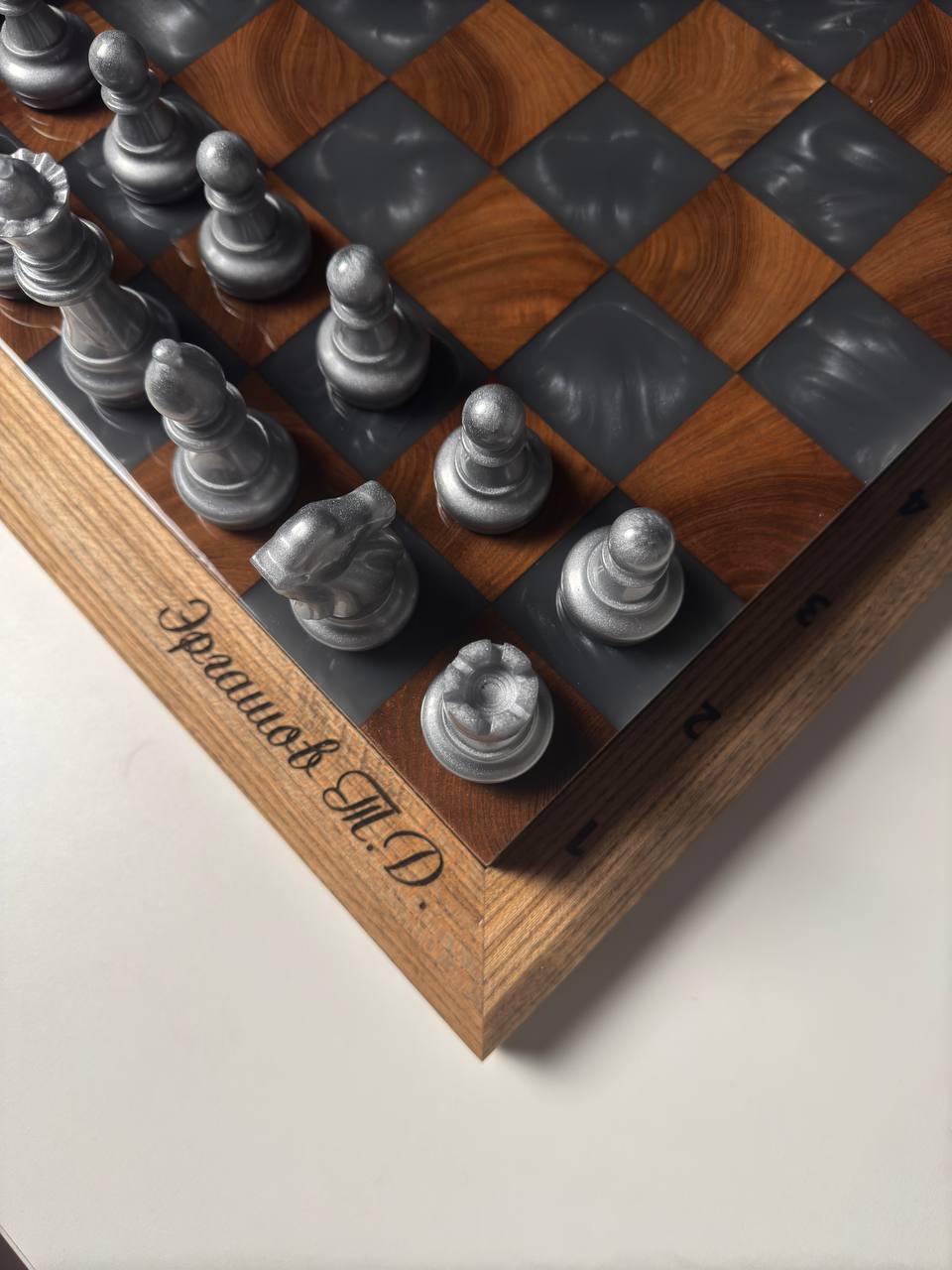 Chess with mother-of-pearl Granadas.store