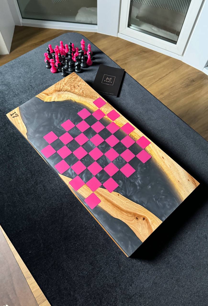 Backgammon in gray matte silk with fuchsia Granadas.store