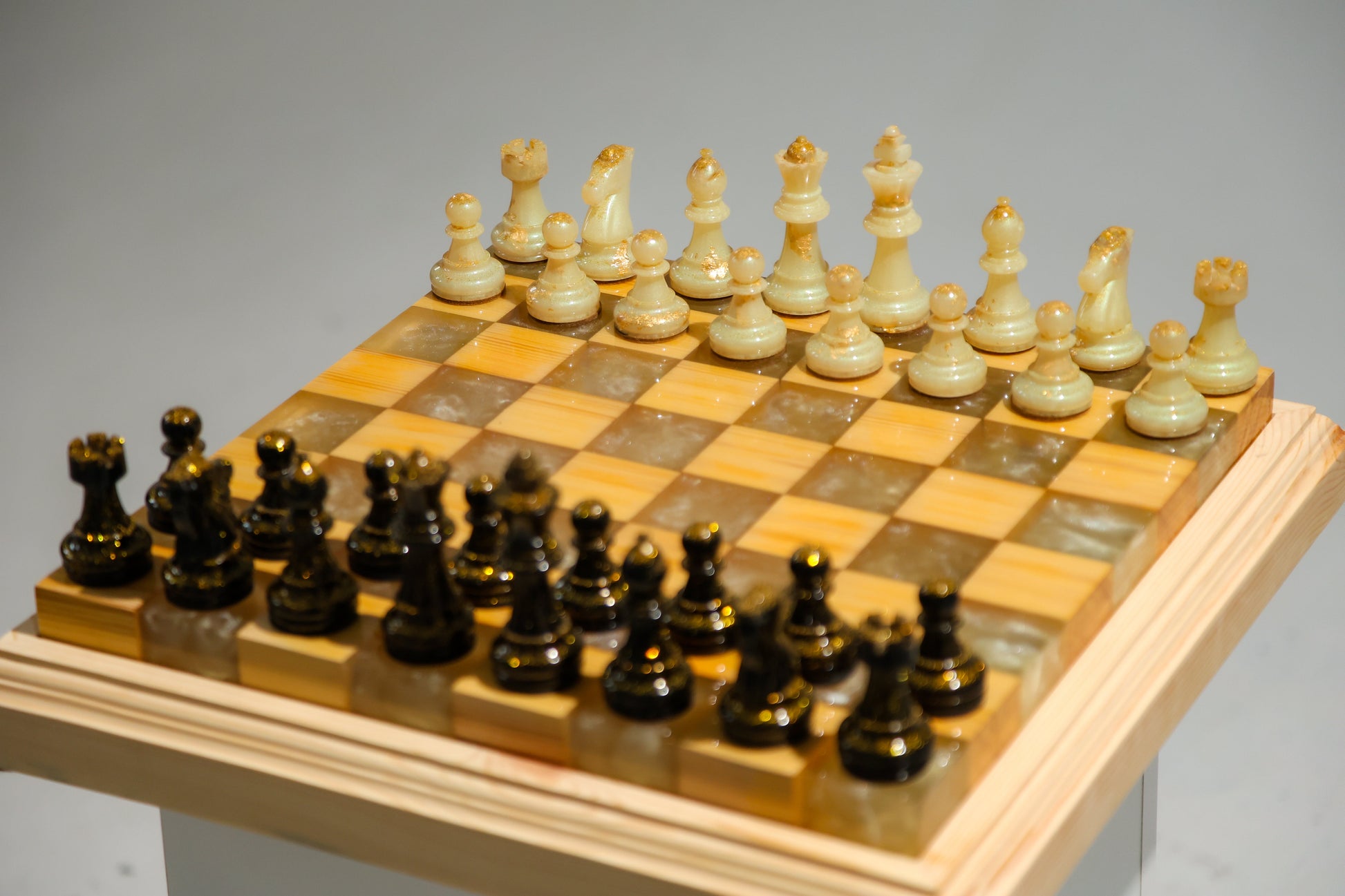 Granadas Amethyst Glow Chess Set – lifestyle photo in a home interior setting