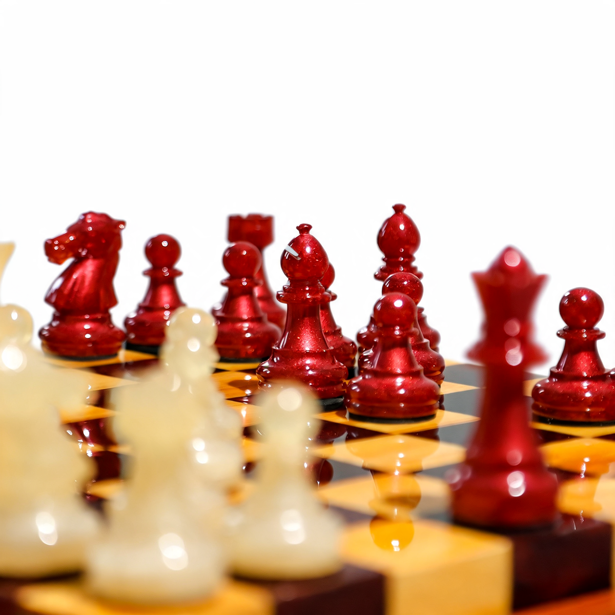 Crimson Pearl Handmade Chess Set | Pearl White & Red Wood & Epoxy Resin Granadas.store