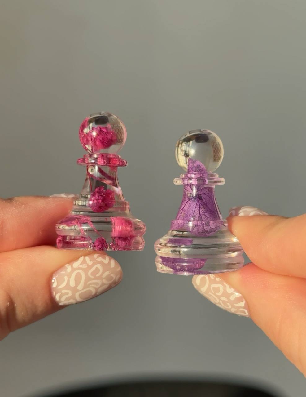Epoxy chess with dried flowers Granadas.store