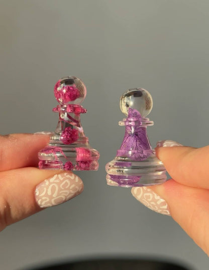 Epoxy chess with dried flowers Granadas.store