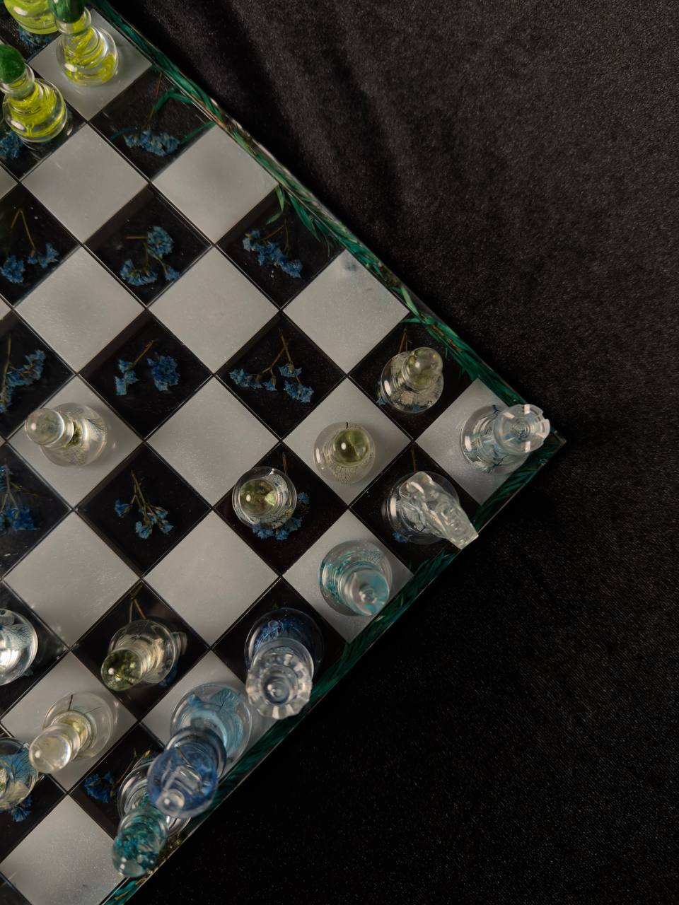 Chess with dried flowers Granadas.store