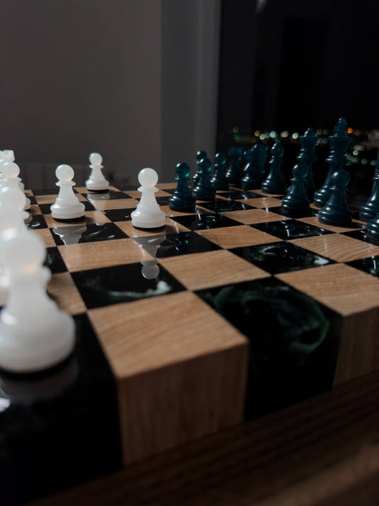 Chess in dark green with white streaks Granadas.store
