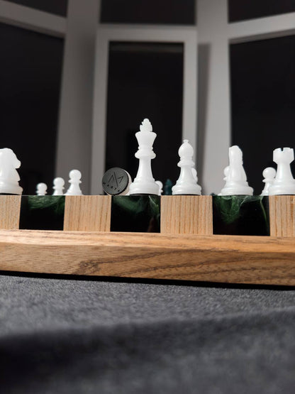 Chess in dark green with white streaks Granadas.store