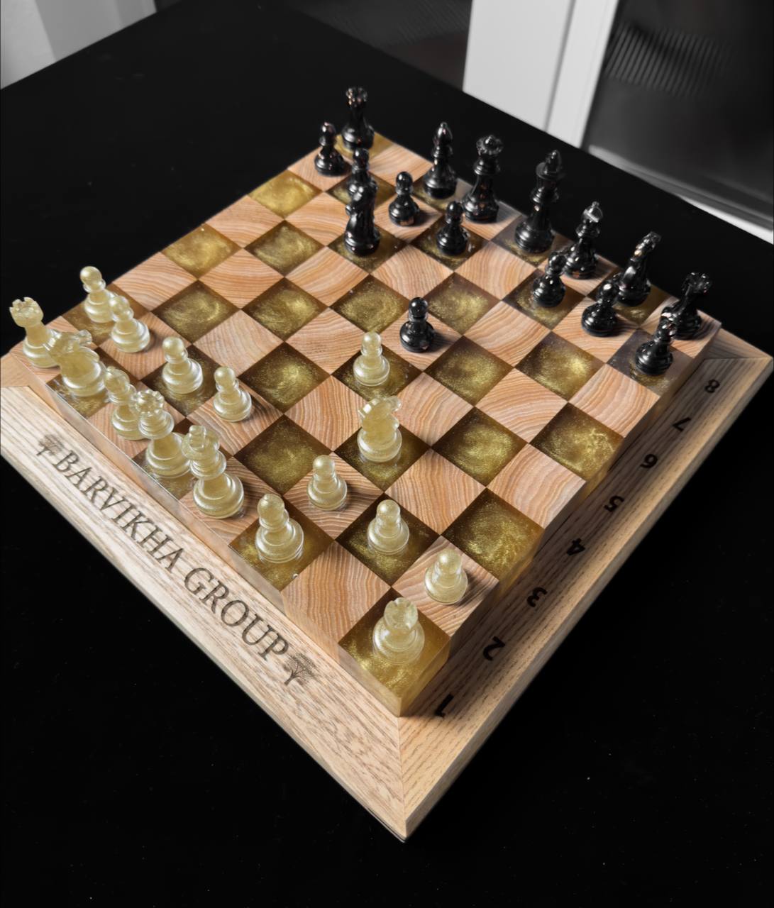 Chess with liquid gold Granadas.store