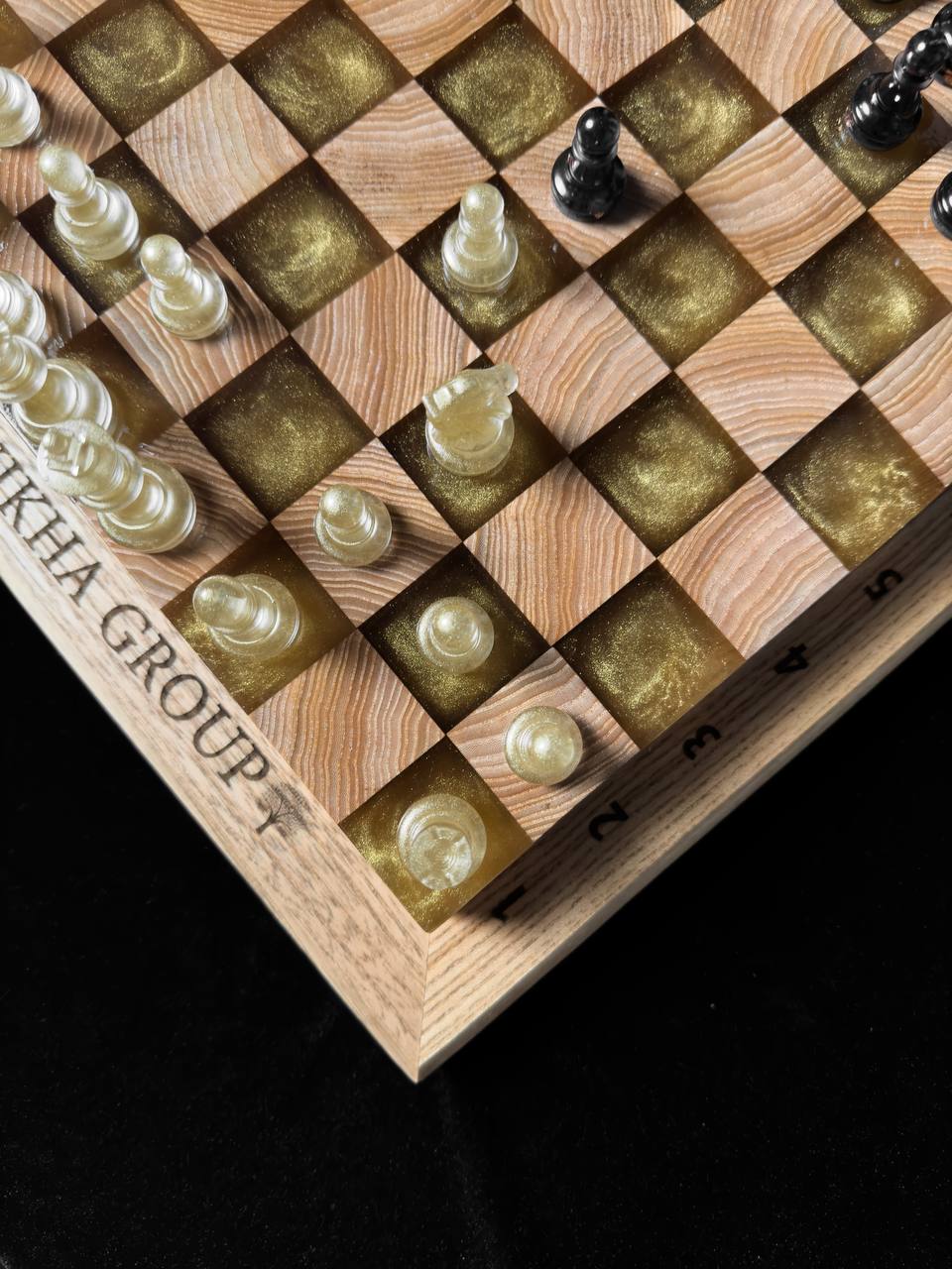 Chess with liquid gold Granadas.store